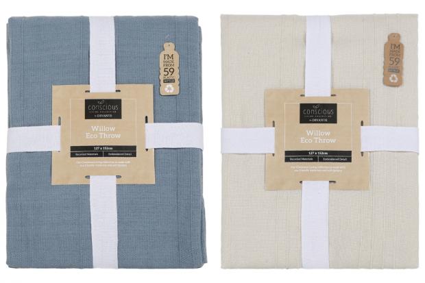 Whitchurch Herald: Willow Eco Throw in Blue (left) and (right) Natural (The Range/Canva)
