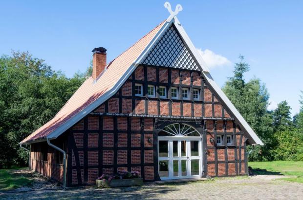 Whitchurch Herald: Waldhaus. Stylish half-timbered house barrel sauna - Rieste, Germany. Credit: Vrbo